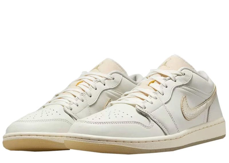 Jordan sneakers Jordan 1 Low SE Metallic Team Gold (Women&