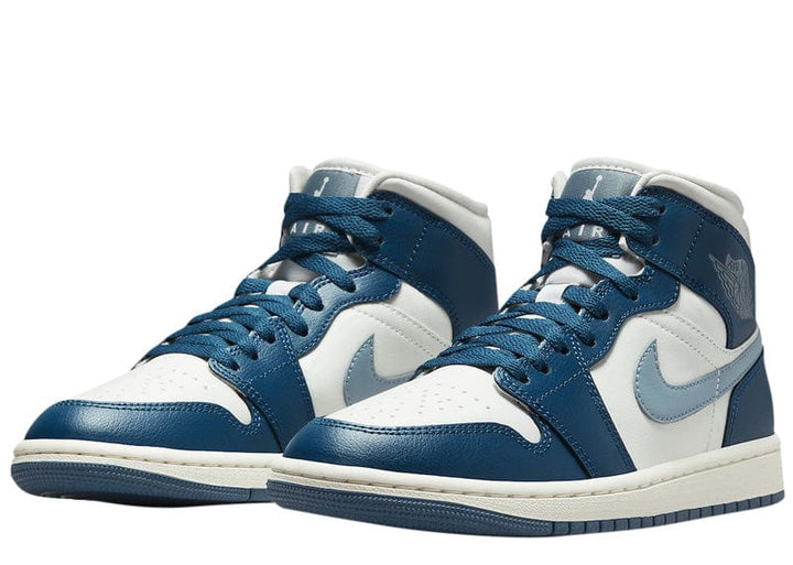 靴 Nike Women's Air Jordan 1 \