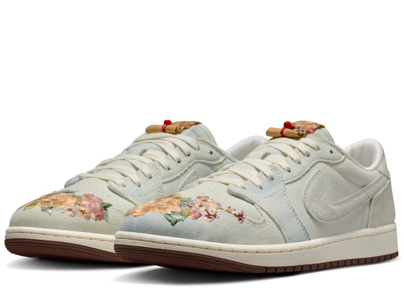 Nike GS Air Jordan 1 Retro Low OG 23.5㎝ Jordan 1 Retro Low OG Football Grey Sail Light Chocolate – Court Order