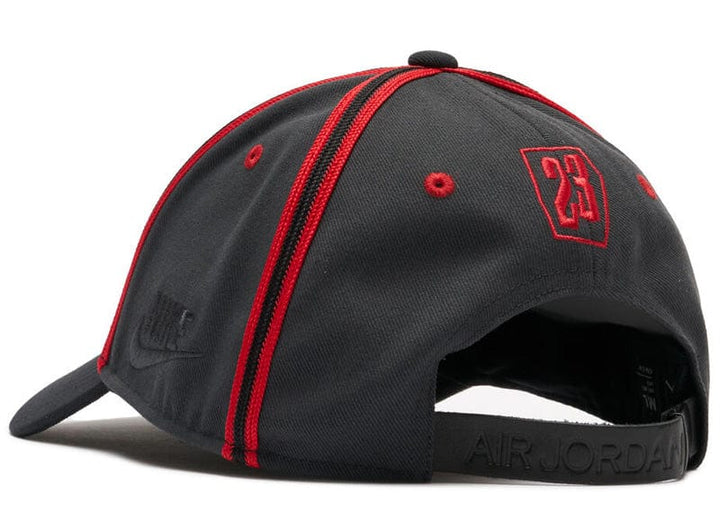 red black nike hat