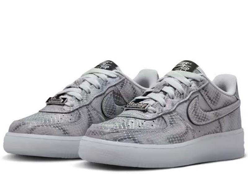 靴 Kobe Bryant Nike Air Force 1 Low Protro Nike Air Force 1 Low Protro Kobe Bryant Lenticular (GS) – Court Order