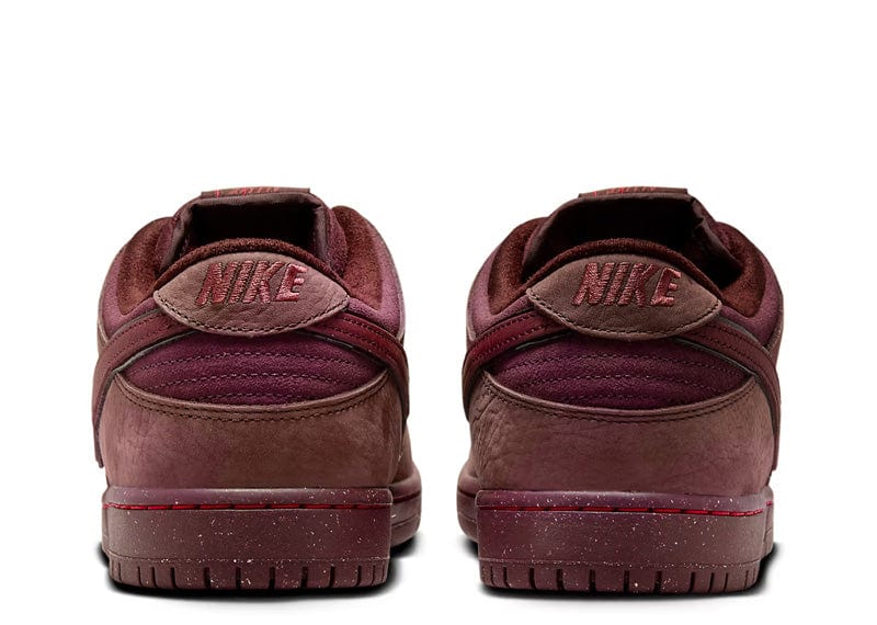 Nike sneakers Nike SB Dunk Low City Of Love Burgundy Crush