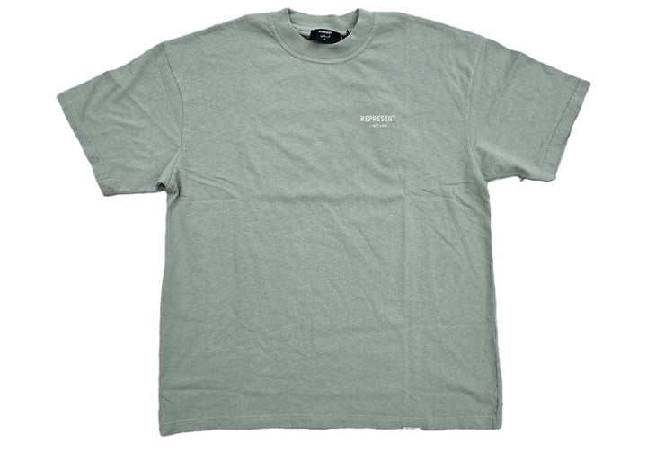Represent x Ounass Owners Club Arabic Tee Lily Pad – Court Order