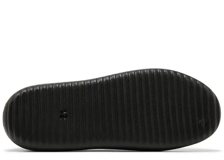 yeezy-yzy-sl-01-black-sneakers