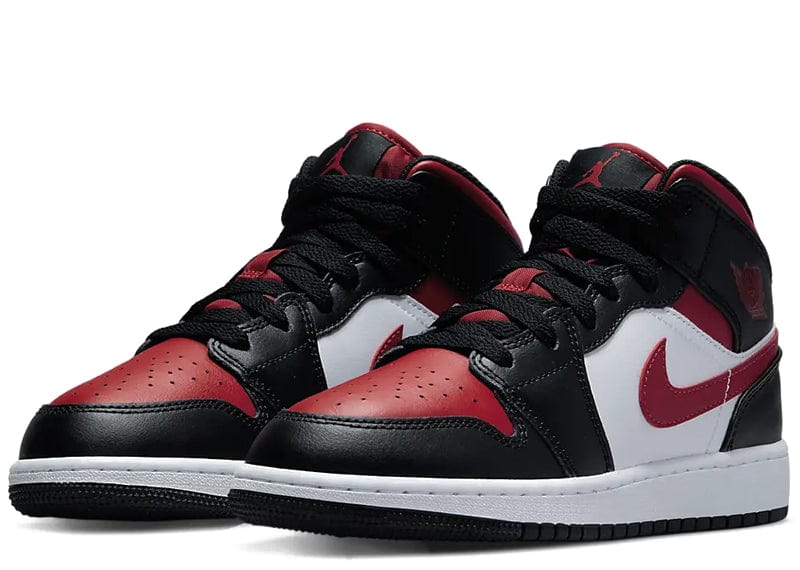 Air jordan mid black red on sale