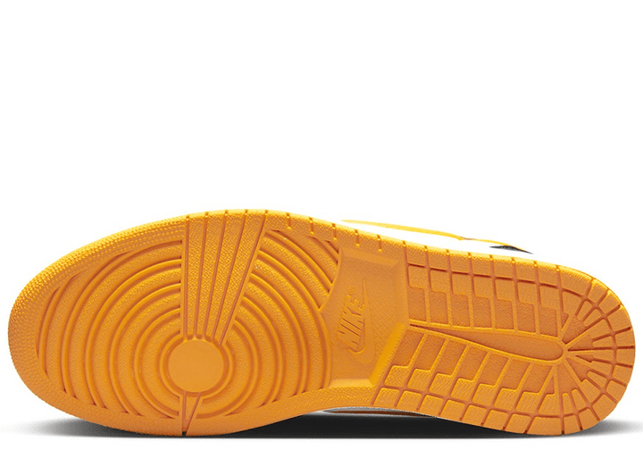 Jordan 1 Low Flyease University Gold – Court Order